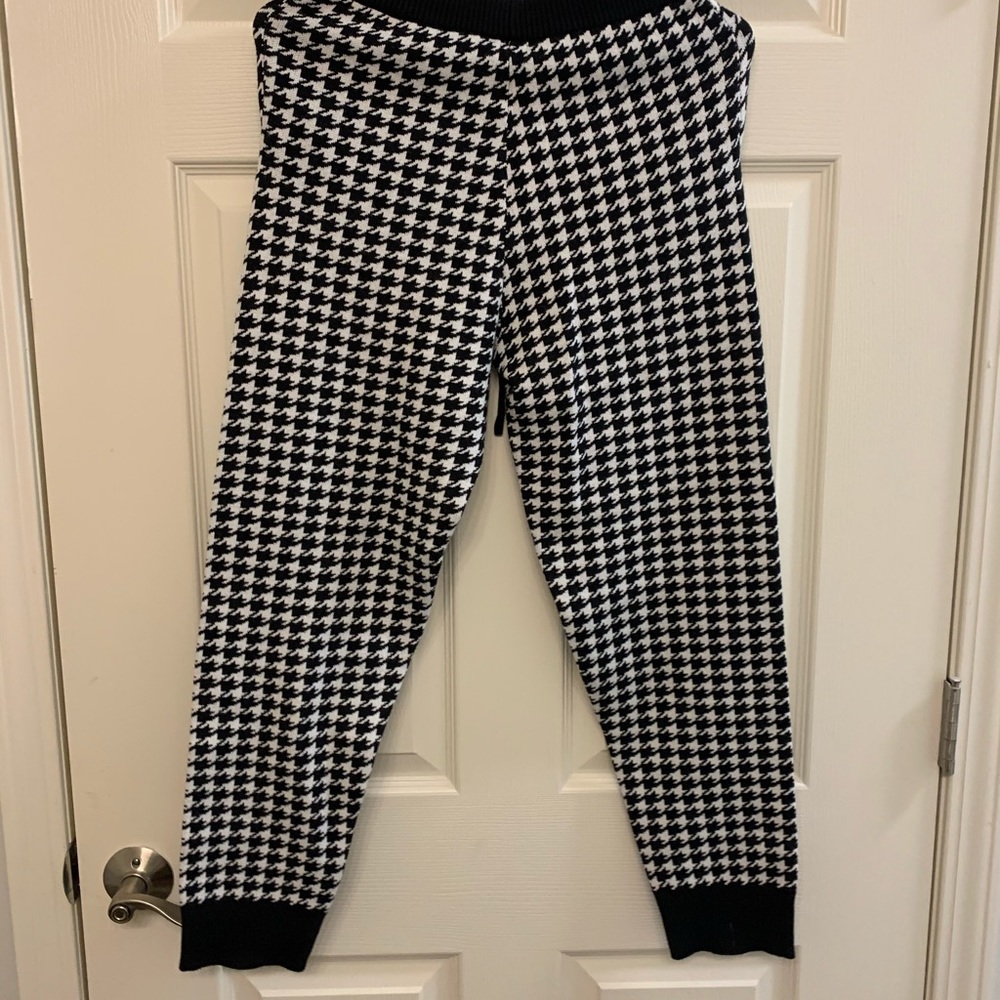 Joggers - Picture 3 of 3